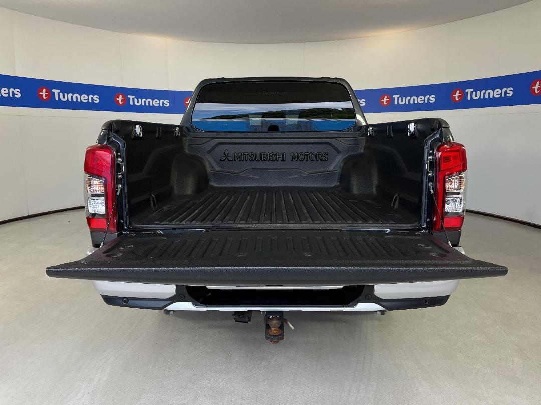 Photo '14' of Mitsubishi Triton