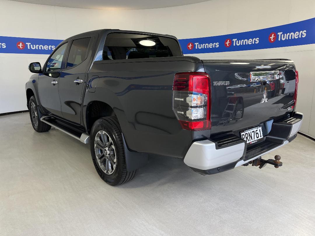 Photo '5' of Mitsubishi Triton