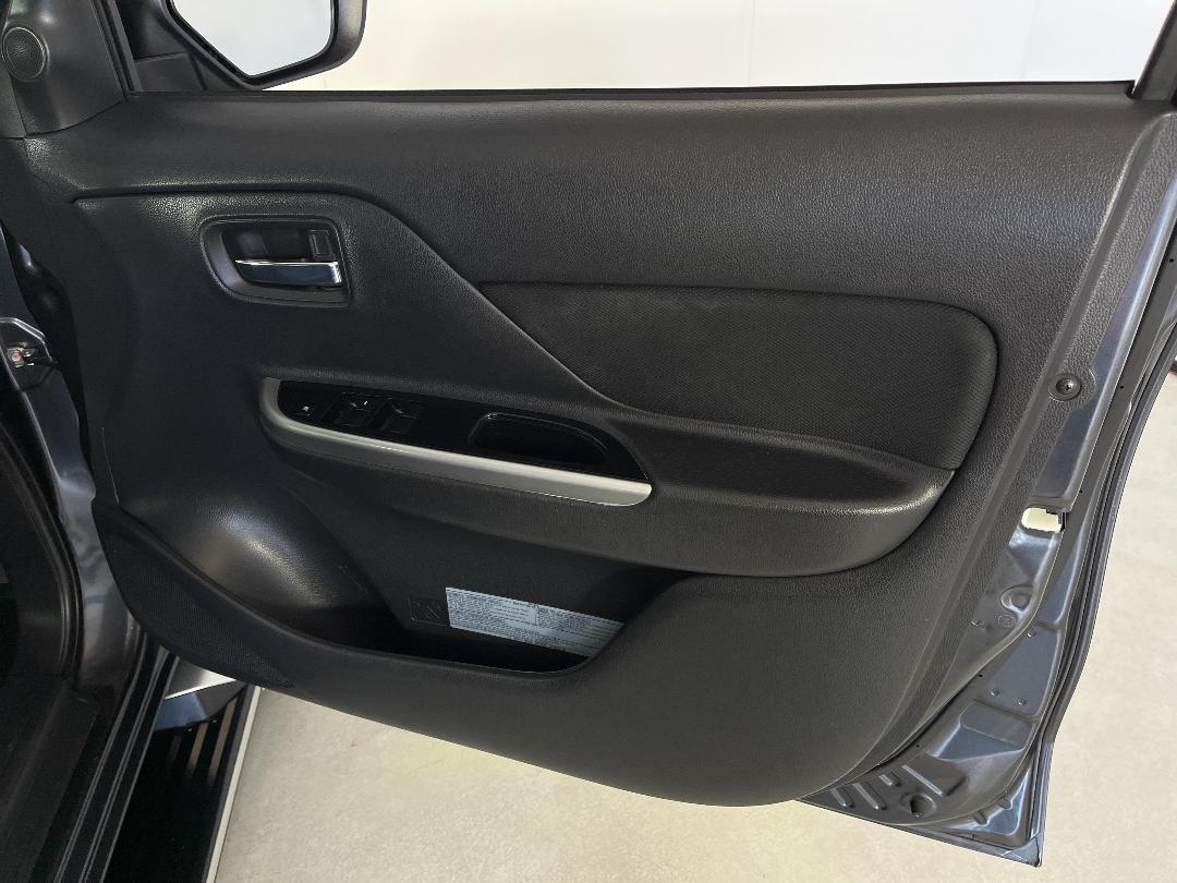 Photo '15' of Mitsubishi Triton