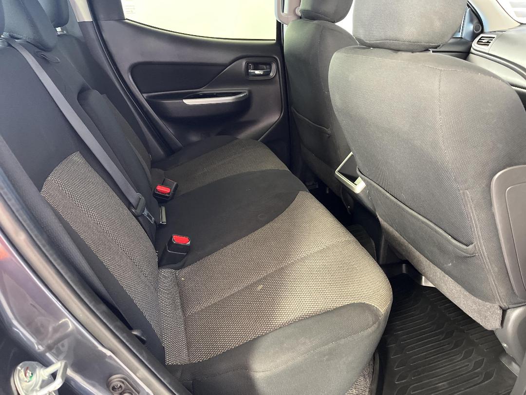 Photo '20' of Mitsubishi Triton