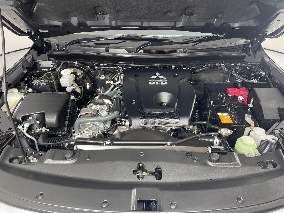 Photo '13' of Mitsubishi Triton