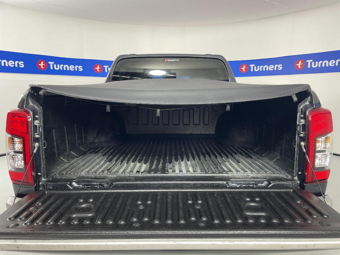 Photo '14' of Mitsubishi Triton