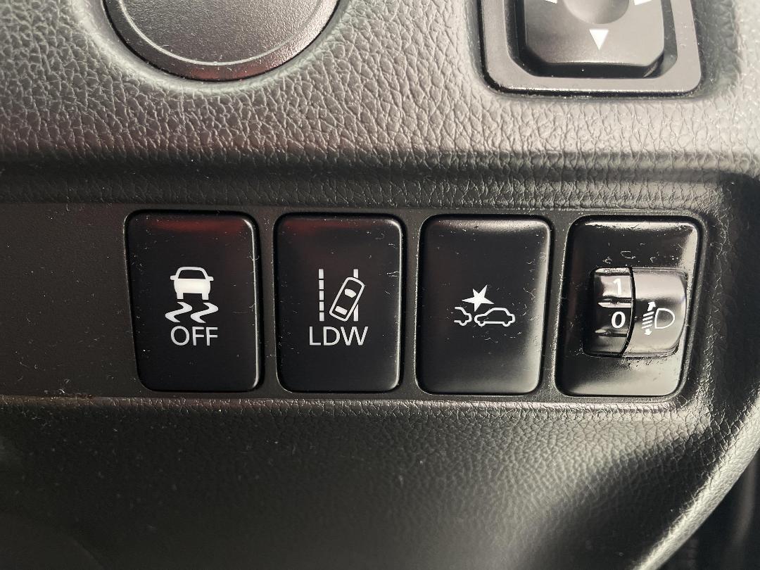 Photo '24' of Mitsubishi Triton