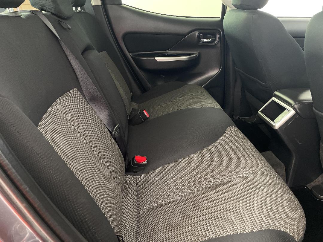 Photo '20' of Mitsubishi Triton