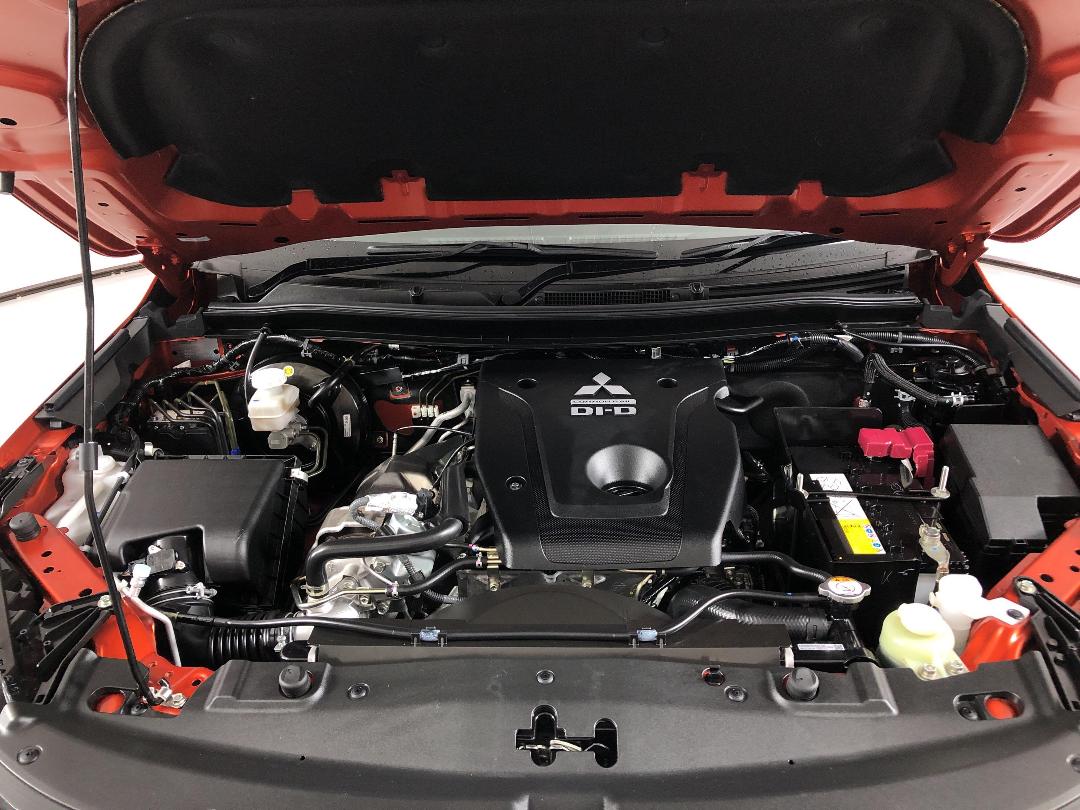 Photo '13' of Mitsubishi Triton