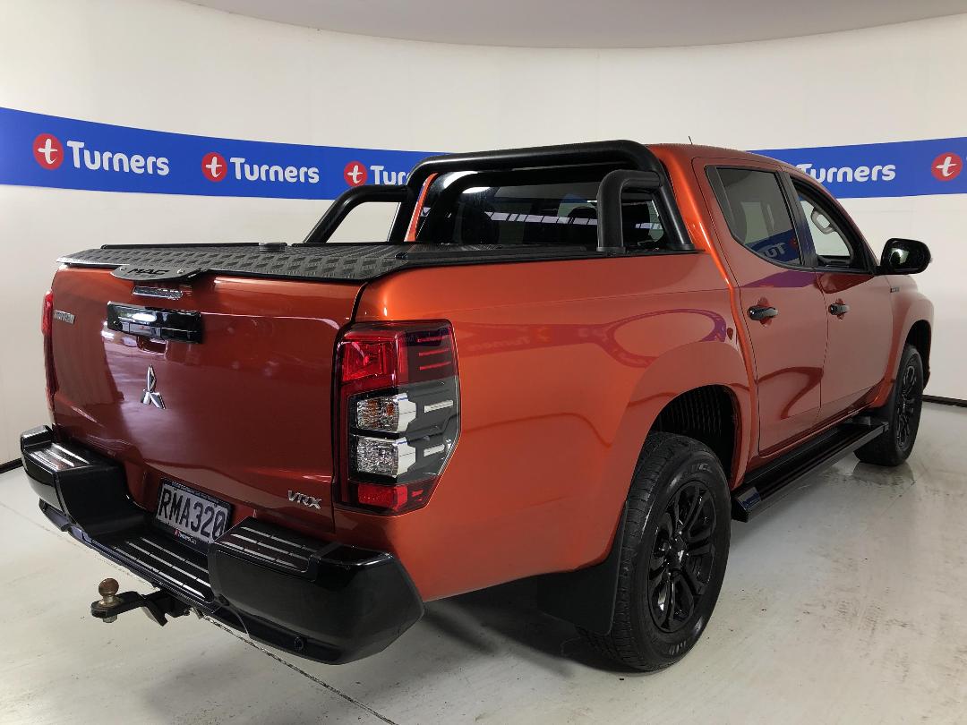 Photo '7' of Mitsubishi Triton