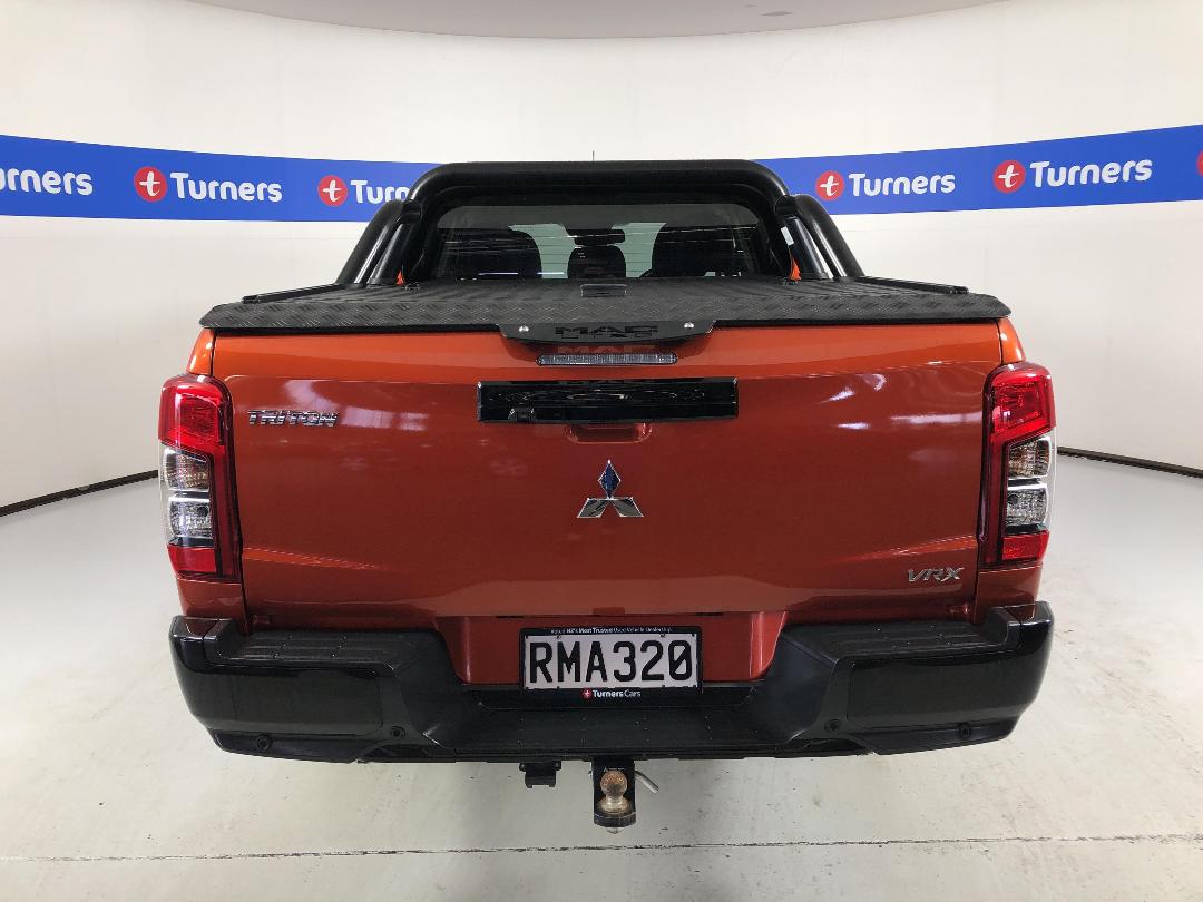 Photo '6' of Mitsubishi Triton