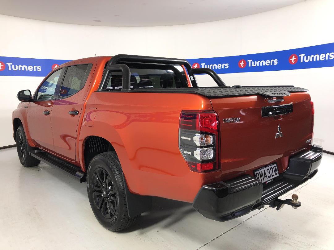 Photo '5' of Mitsubishi Triton