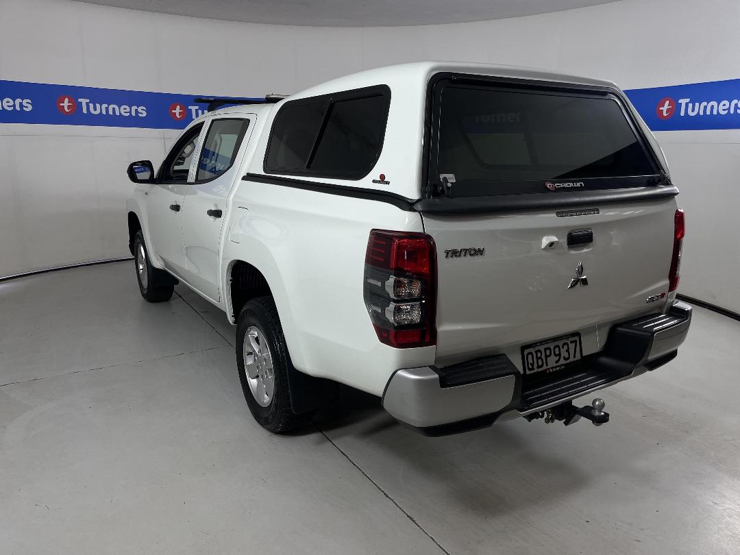 Photo '5' of Mitsubishi Triton