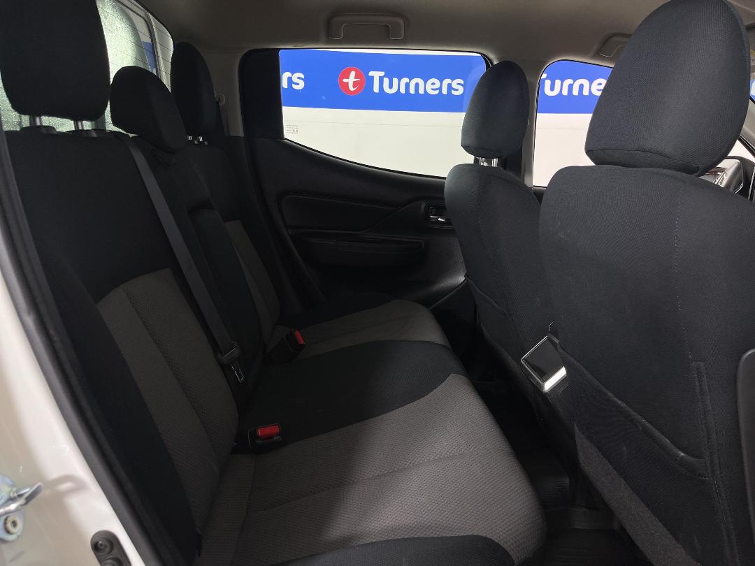 Photo '20' of Mitsubishi Triton