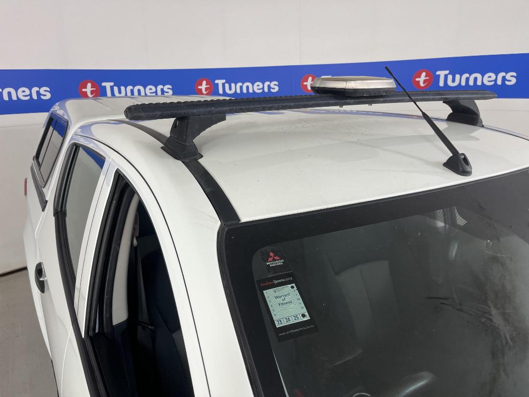 Photo '24' of Mitsubishi Triton