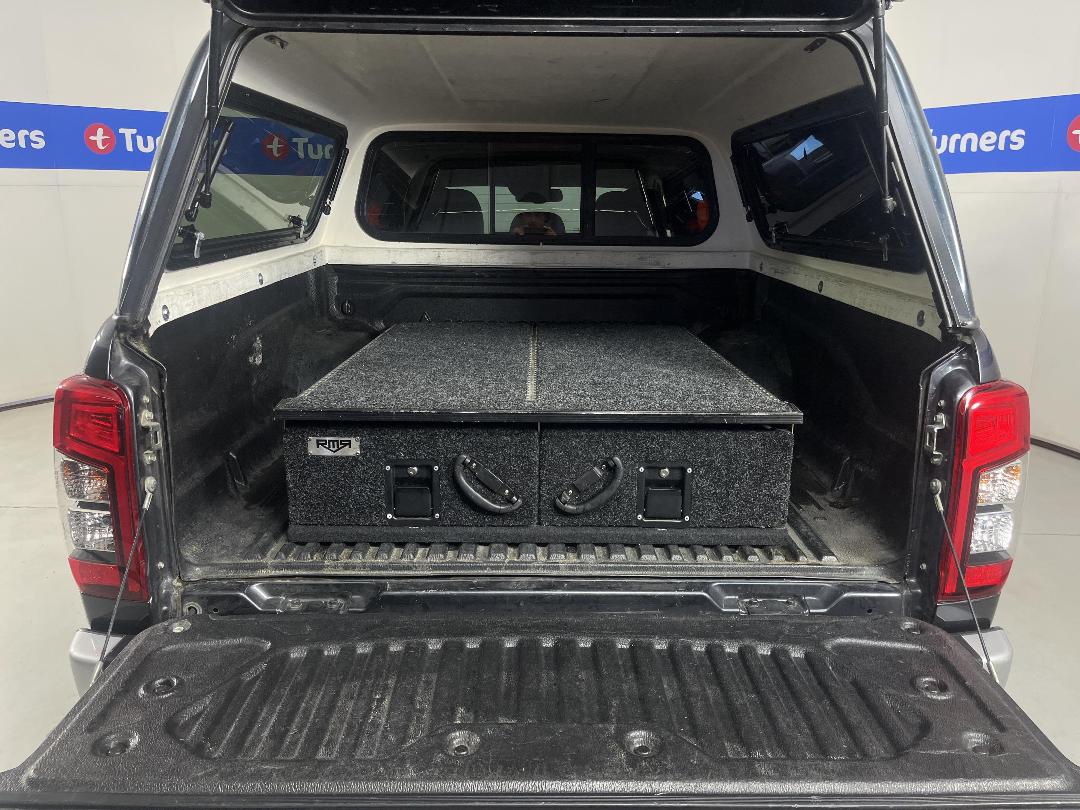 Photo '14' of Mitsubishi Triton