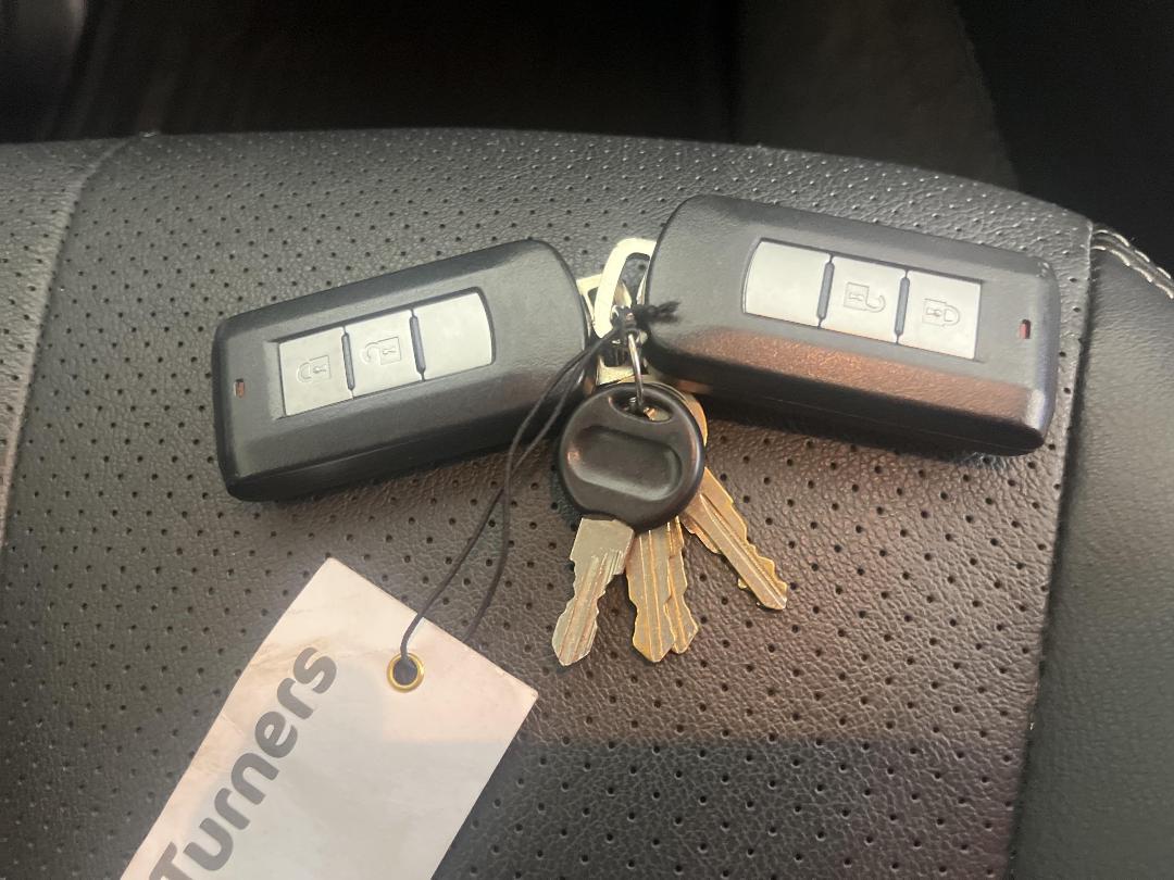 Photo '22' of Mitsubishi Triton