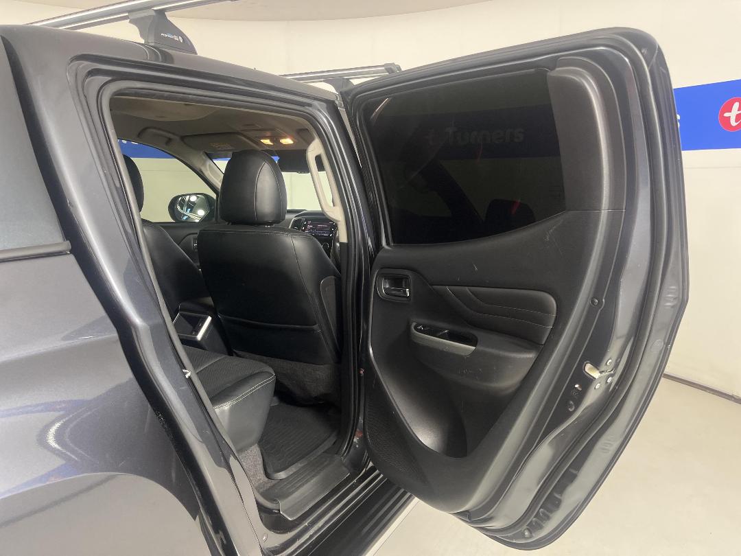 Photo '19' of Mitsubishi Triton