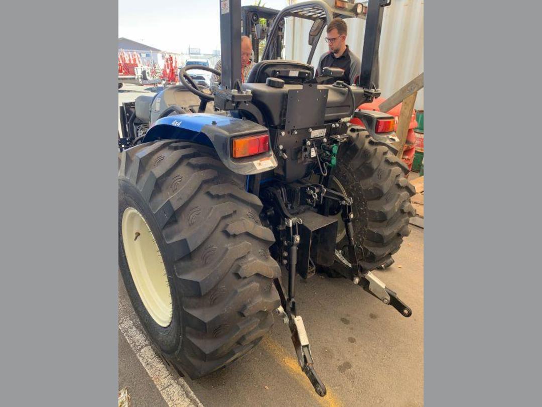 Photo '6' of New Holland BOOMER 35 HYDRO Tractor