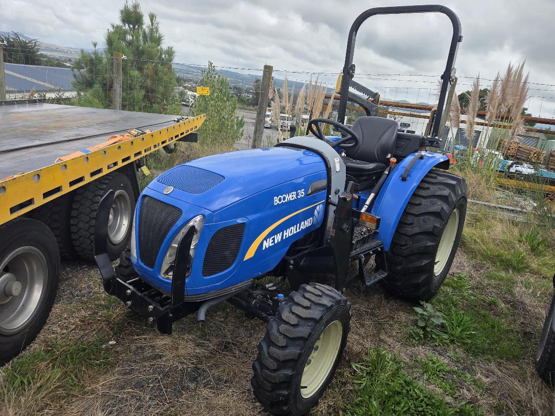 Photo '3' of New Holland BOOMER 35 HYDRO Tractor