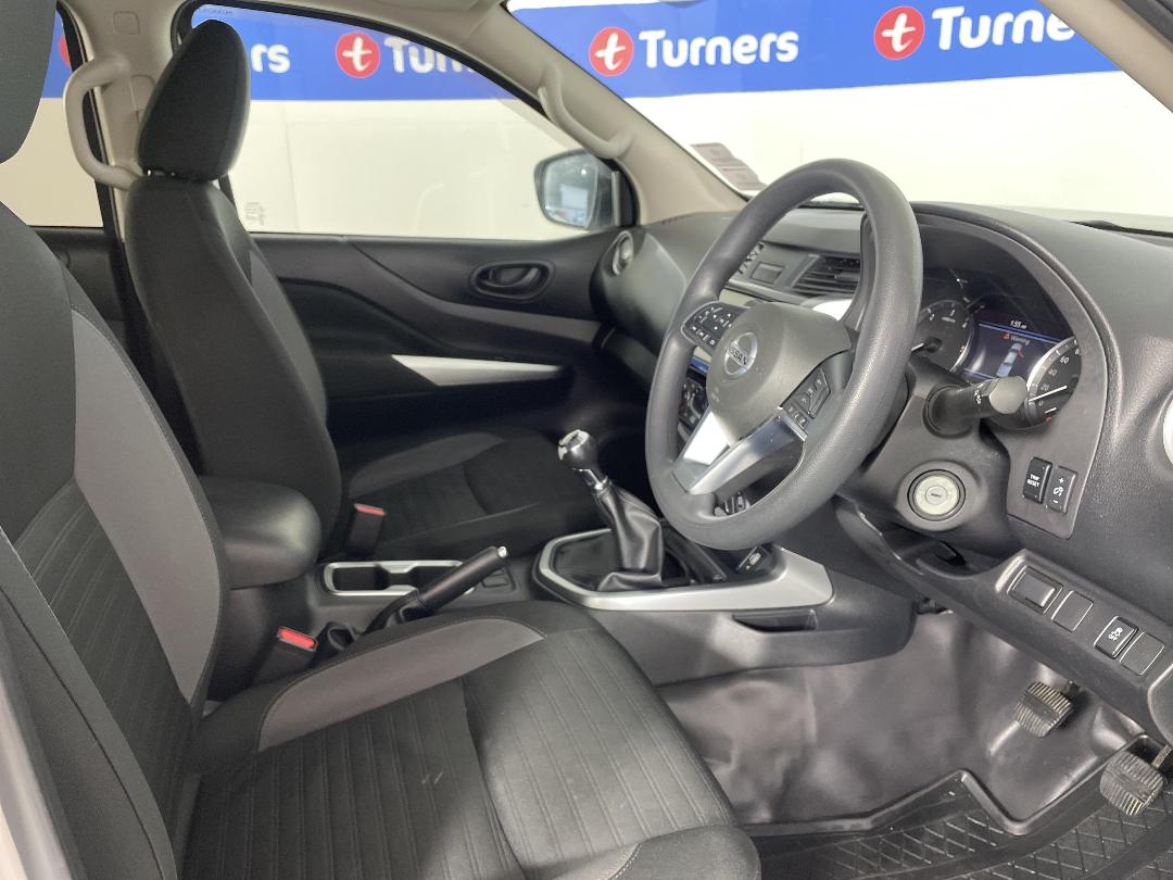 Photo '16' of Nissan Navara