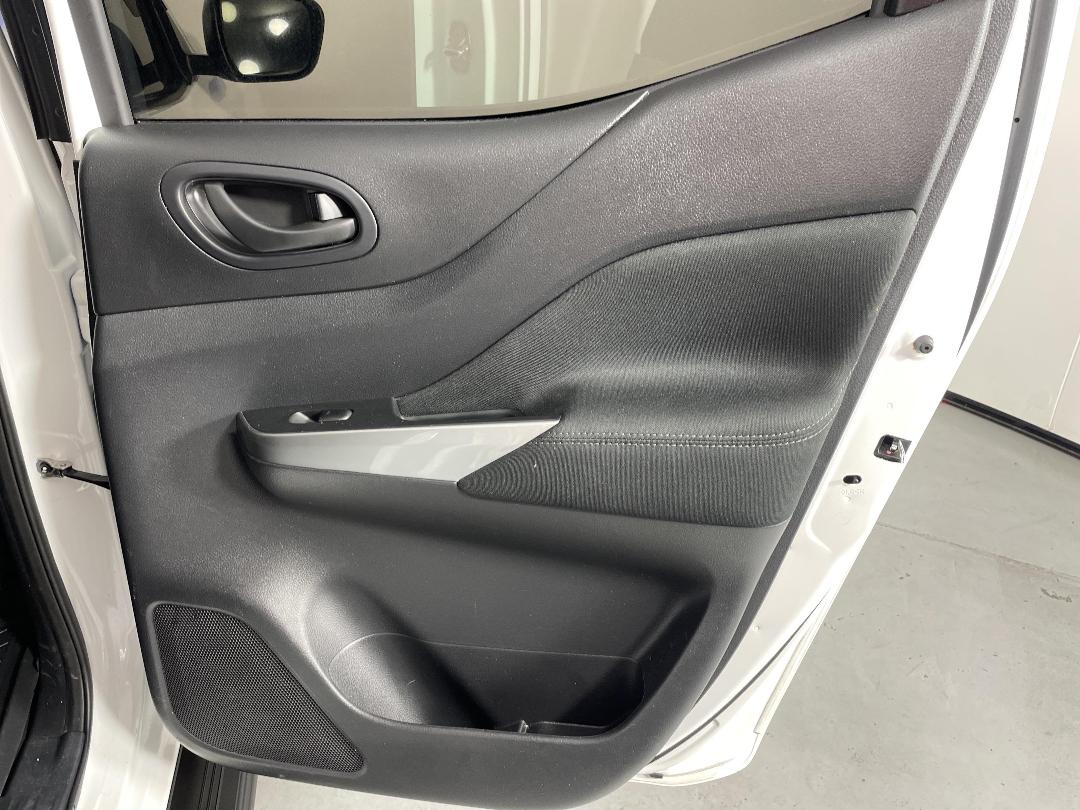 Photo '19' of Nissan Navara