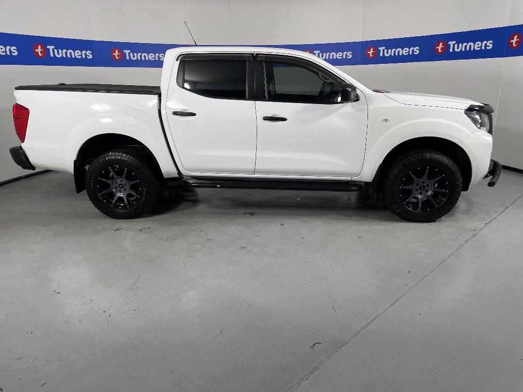 Photo '24' of Nissan Navara