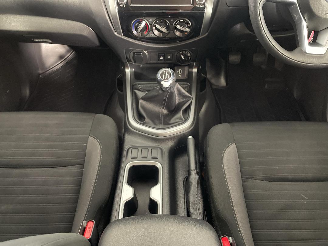 Photo '18' of Nissan Navara