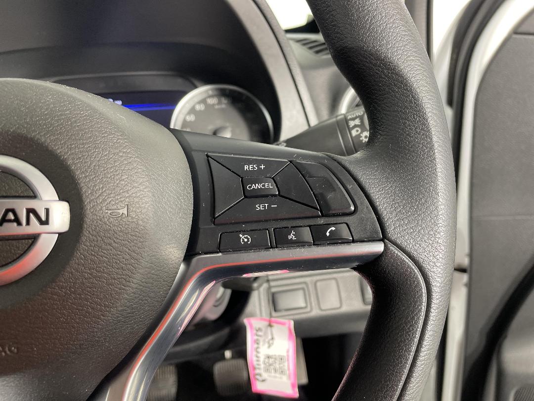 Photo '28' of Nissan Navara