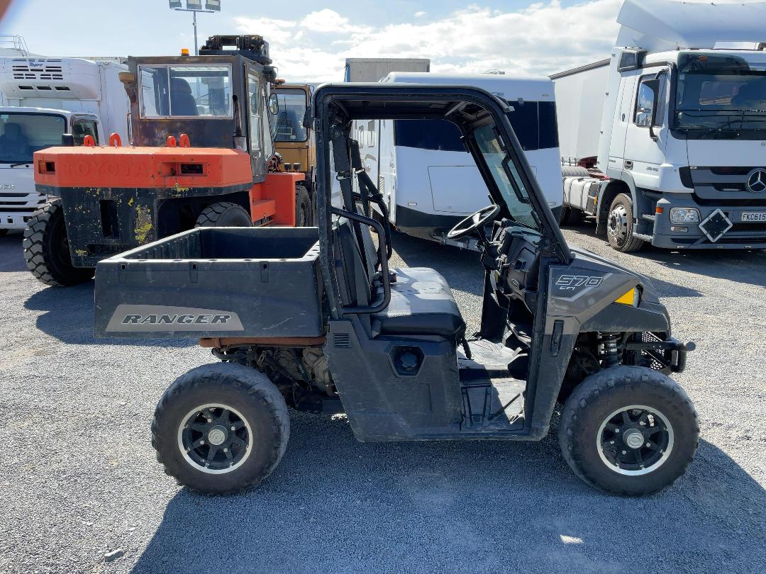 Photo '2' of Polaris Ranger