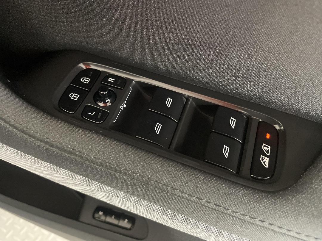 Photo '24' of Polestar Polestar 2