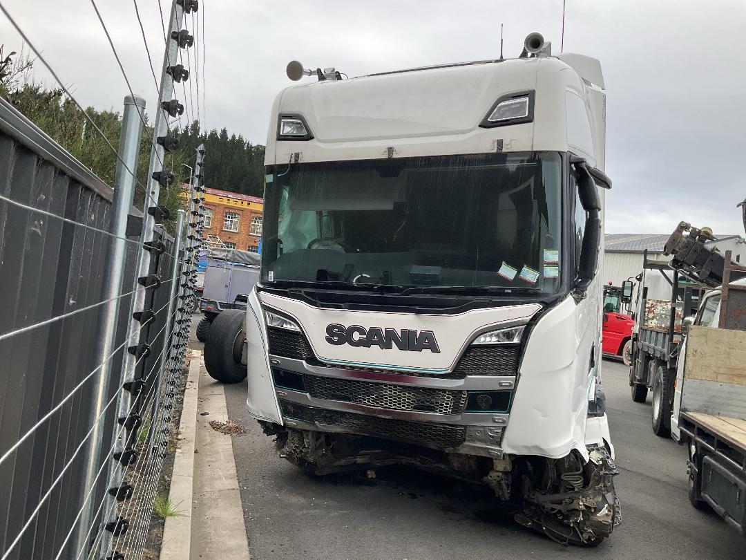 Photo '3' of Scania R650 B8X4NB-9313652 Cab Chassis Photo '3' of Scania R650 B8X4NB-9313652 Cab Chassis