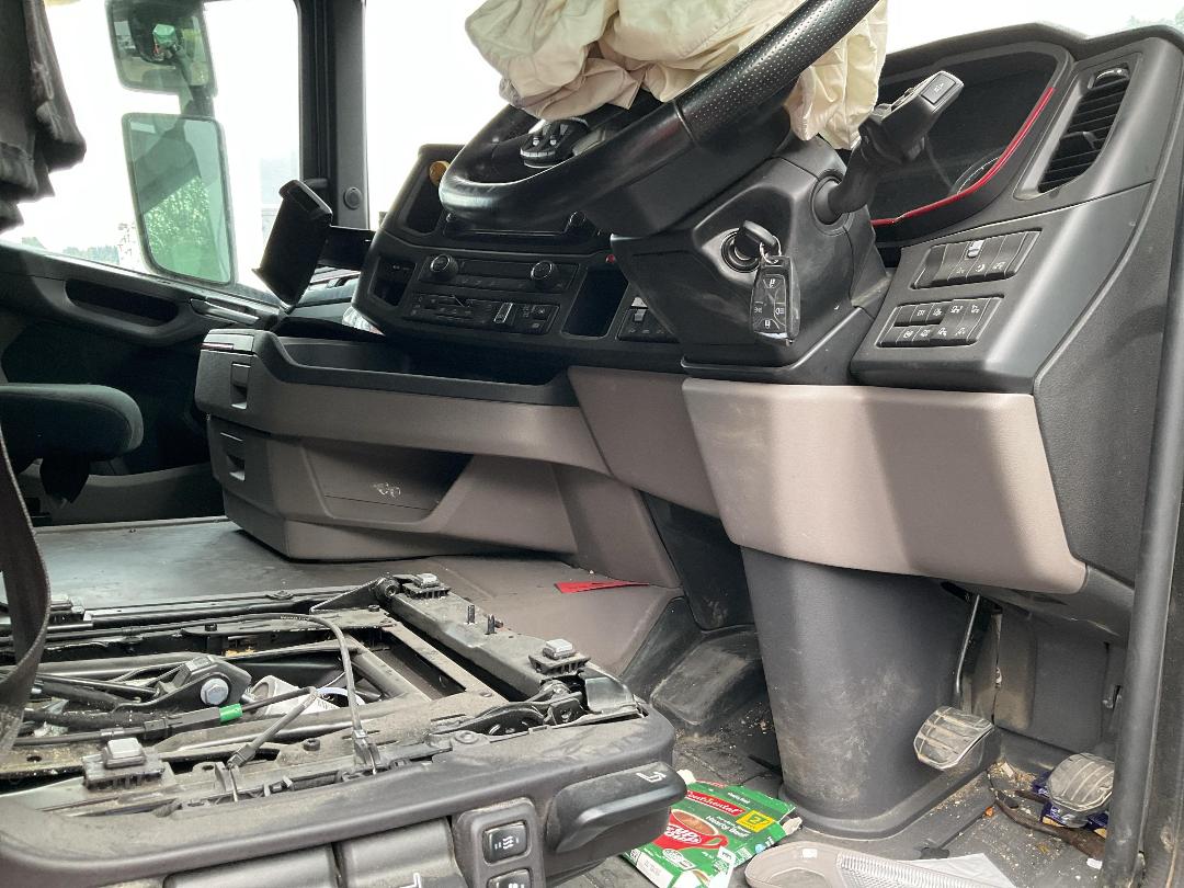 Photo '18' of Scania R650 B8X4NB-9313652 Cab Chassis Photo '18' of Scania R650 B8X4NB-9313652 Cab Chassis