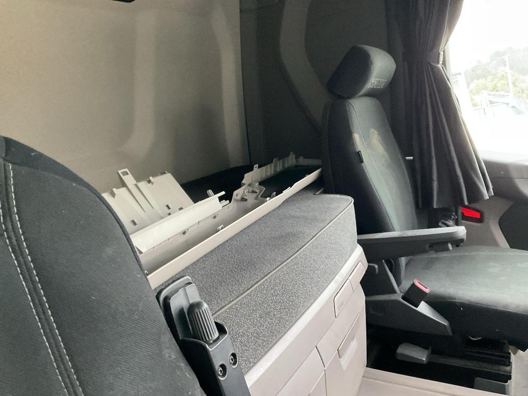 Photo '22' of Scania R650 B8X4NB-9313652 Cab Chassis Photo '22' of Scania R650 B8X4NB-9313652 Cab Chassis