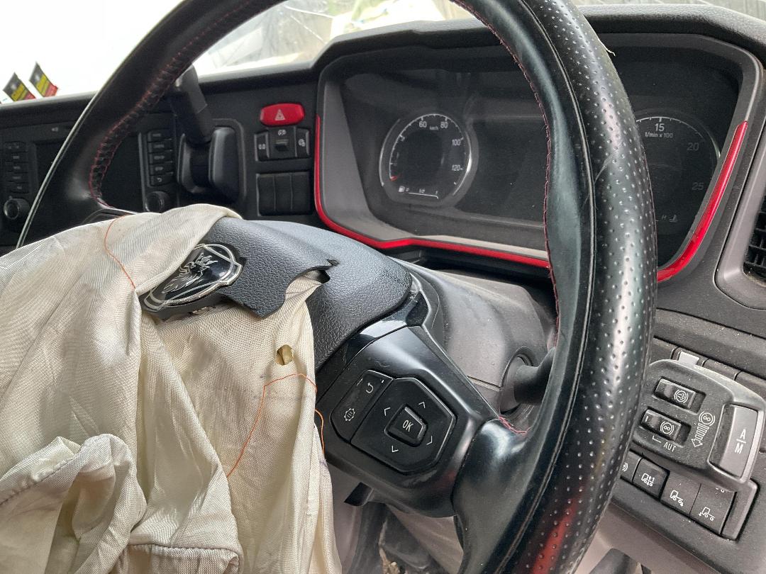 Photo '24' of Scania R650 B8X4NB-9313652 Cab Chassis Photo '24' of Scania R650 B8X4NB-9313652 Cab Chassis