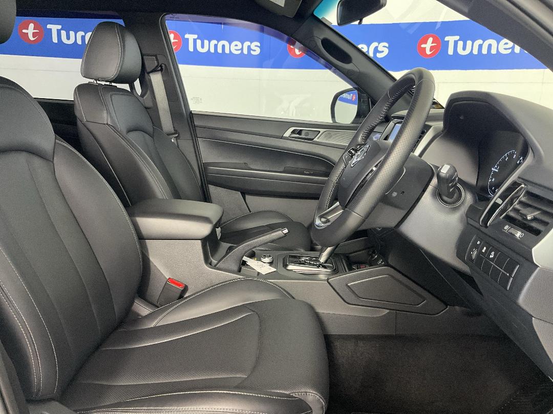 Photo '16' of Ssangyong Rhino