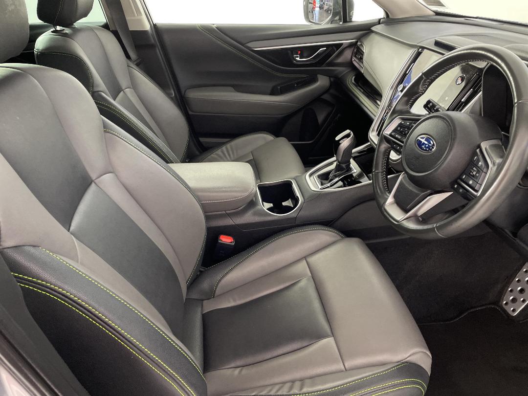 Photo '16' of Subaru Outback