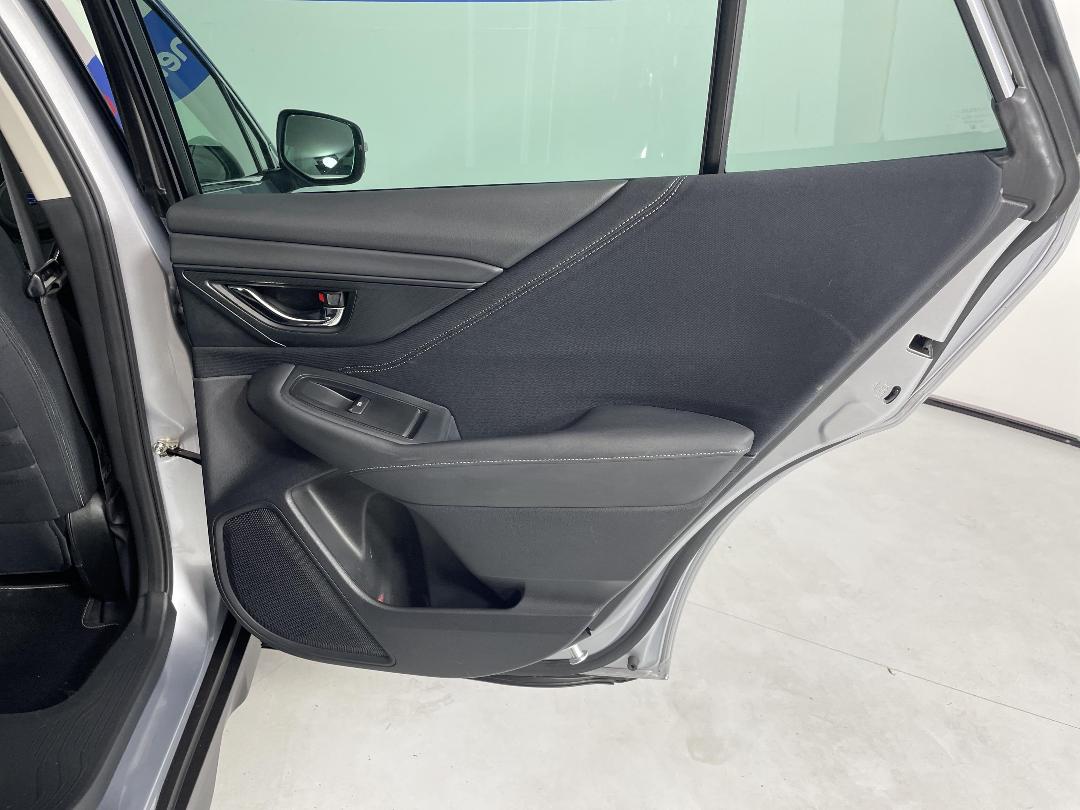 Photo '19' of Subaru Outback