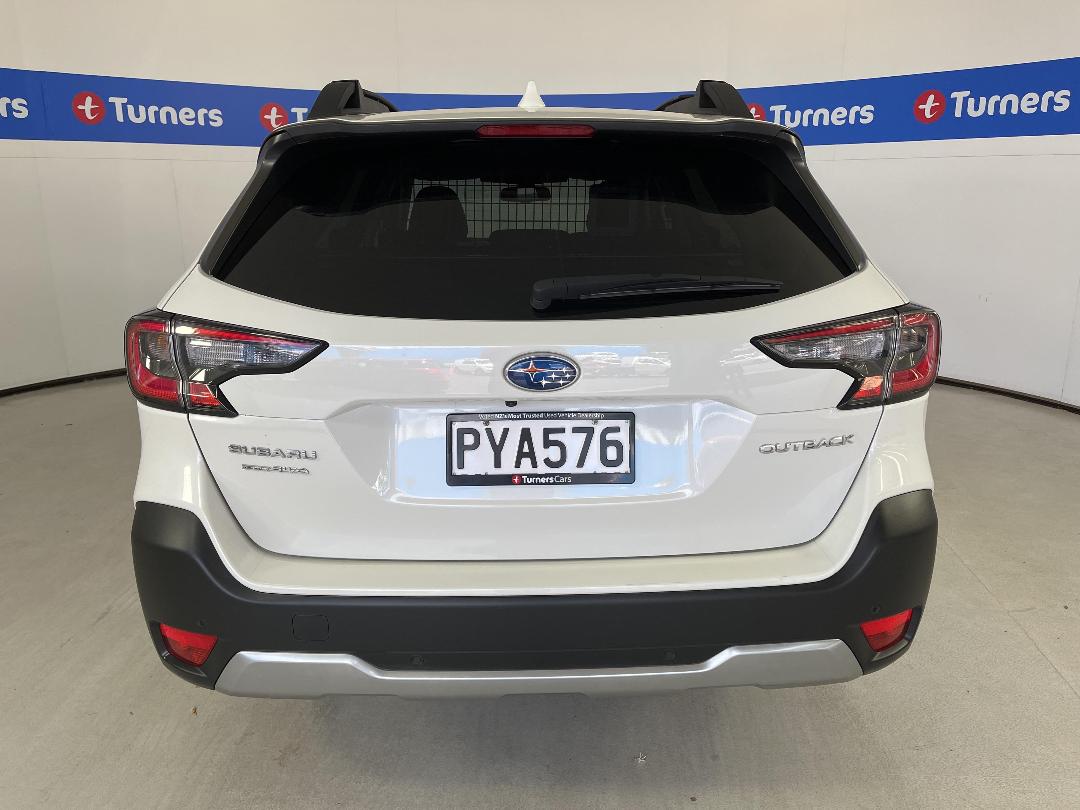 Photo '6' of Subaru Outback