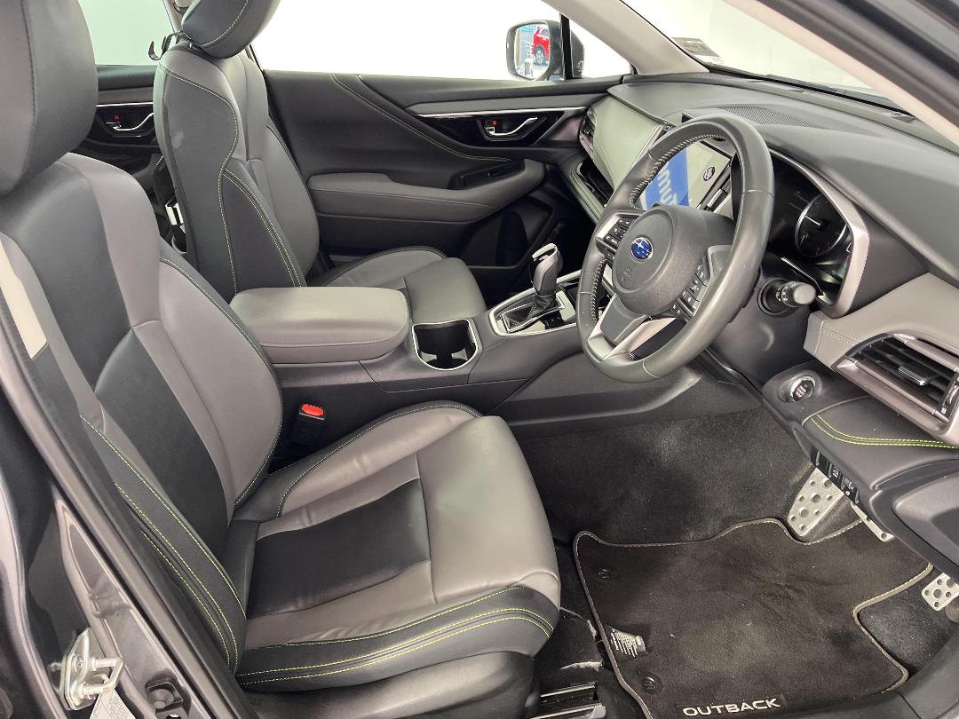 Photo '16' of Subaru Outback