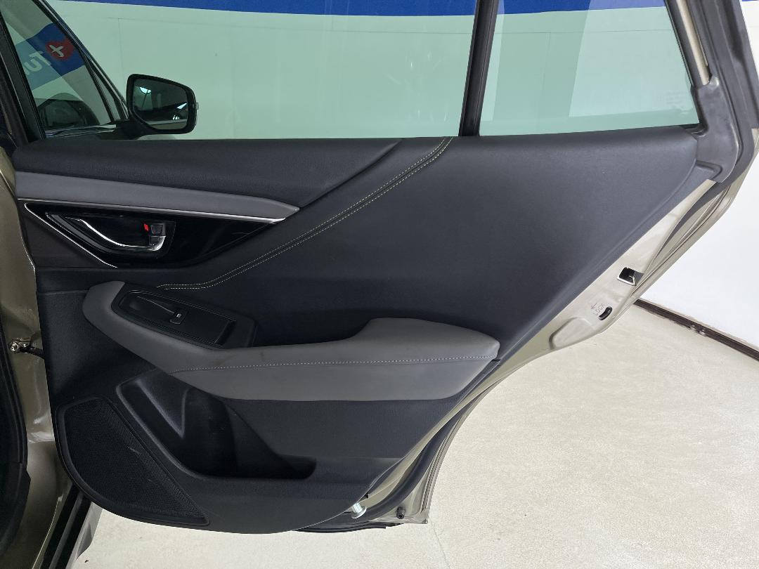 Photo '19' of Subaru Outback