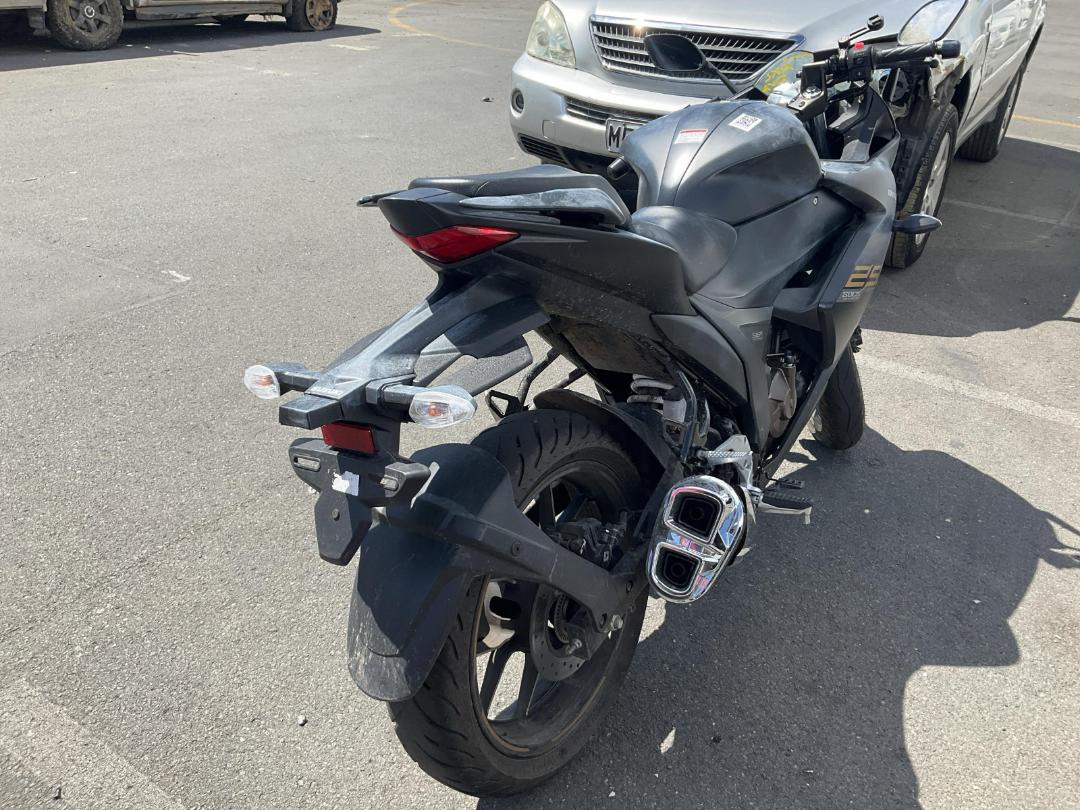 Photo '6' of Suzuki GSX250 Frlm2