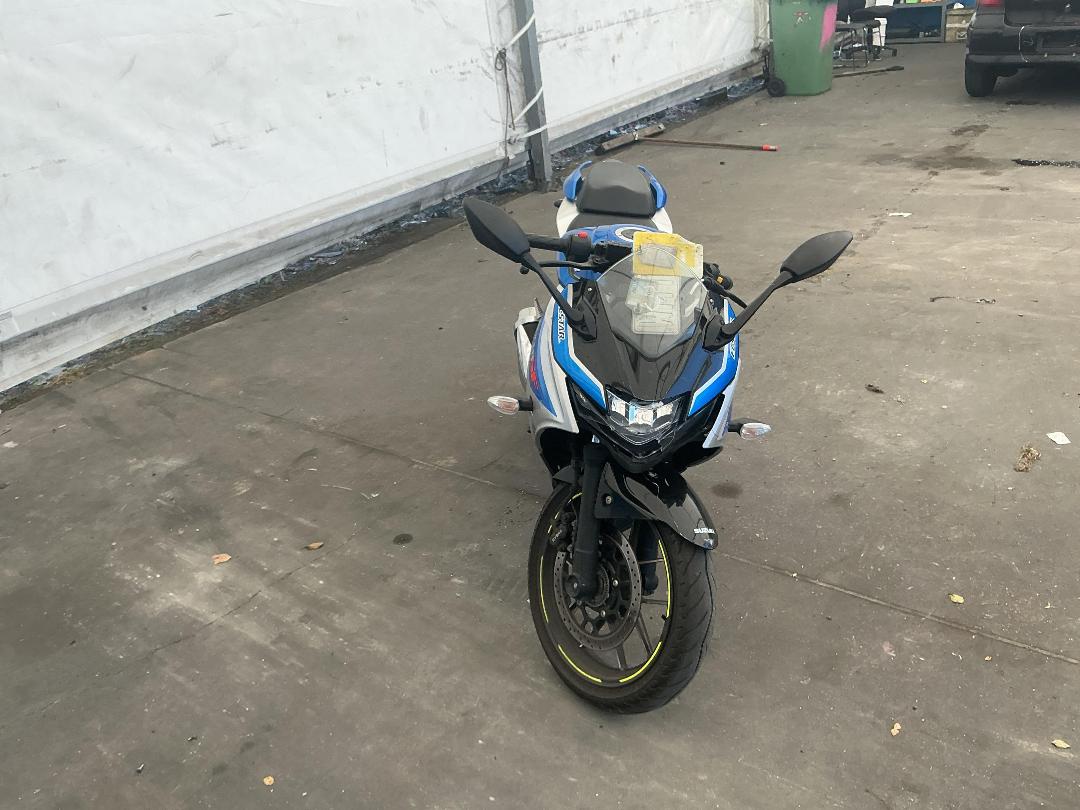 Photo '3' of Suzuki GSX250 Frlxm3 Photo '3' of Suzuki GSX250 Frlxm3