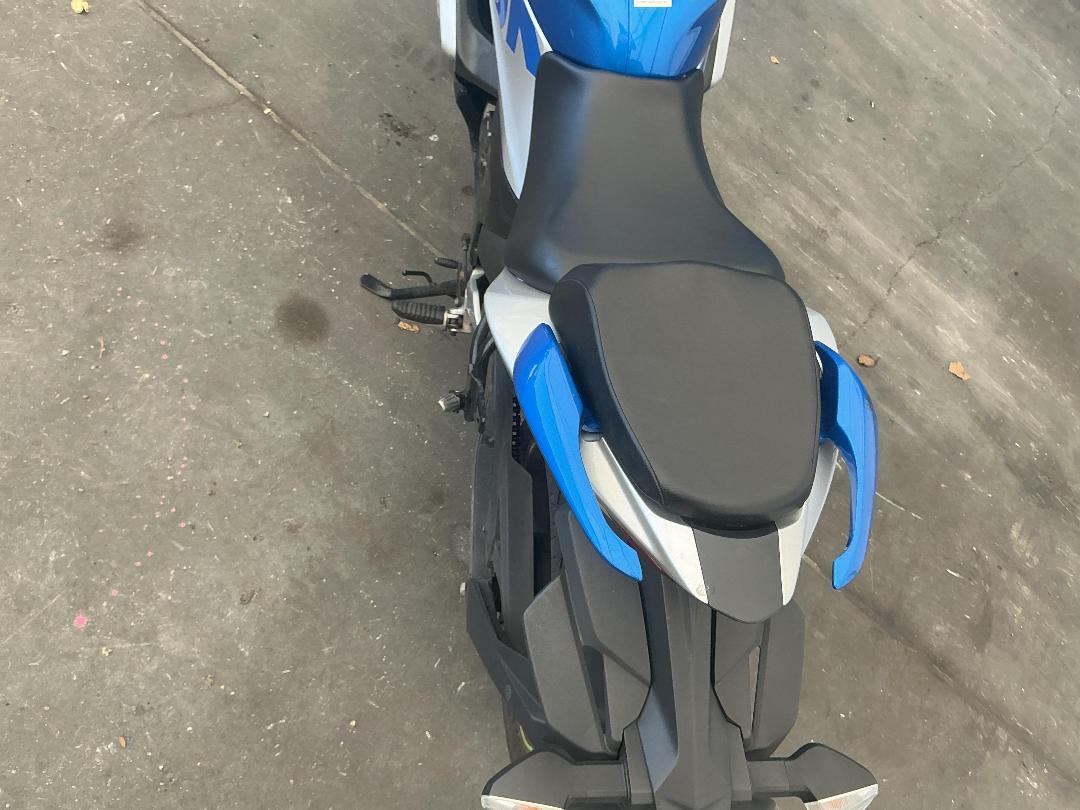 Photo '12' of Suzuki GSX250 Frlxm3 Photo '12' of Suzuki GSX250 Frlxm3