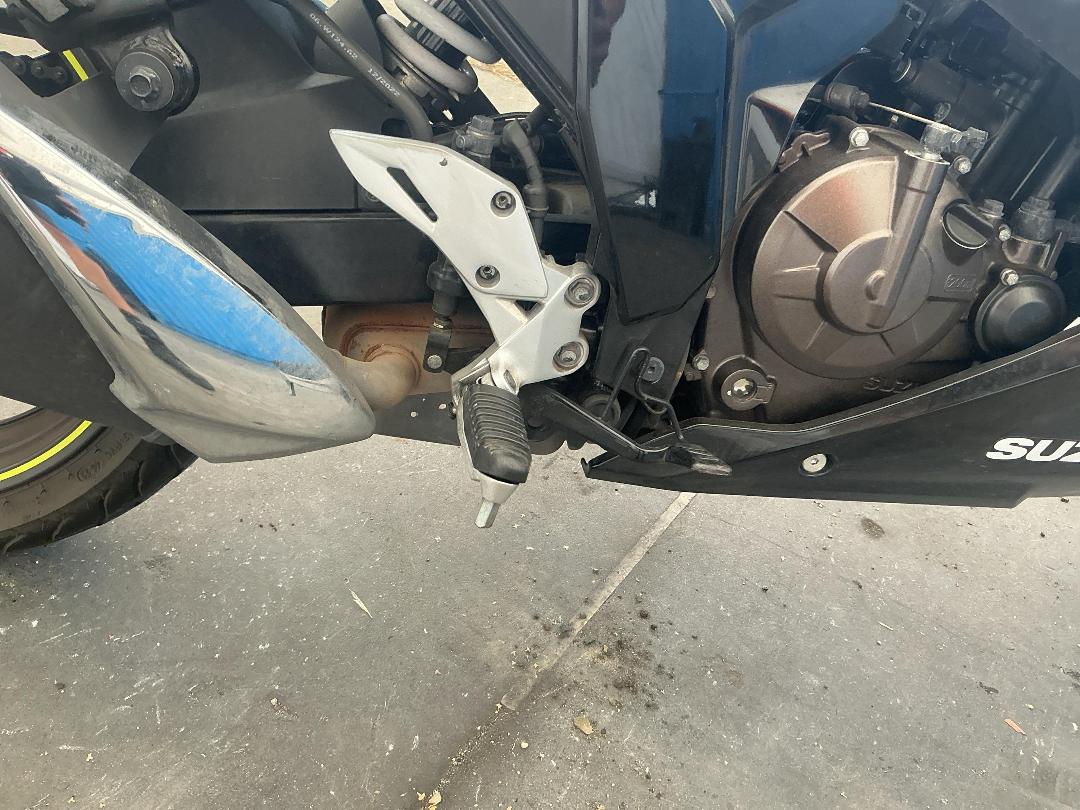 Photo '15' of Suzuki GSX250 Frlxm3 Photo '15' of Suzuki GSX250 Frlxm3