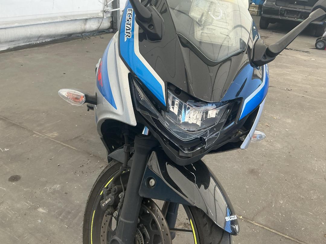 Photo '22' of Suzuki GSX250 Frlxm3 Photo '22' of Suzuki GSX250 Frlxm3