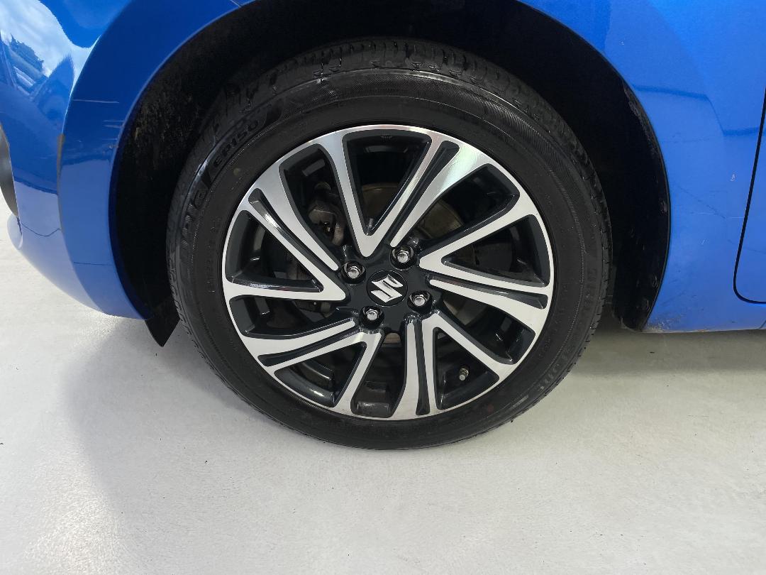 Photo '10' of Suzuki Swift