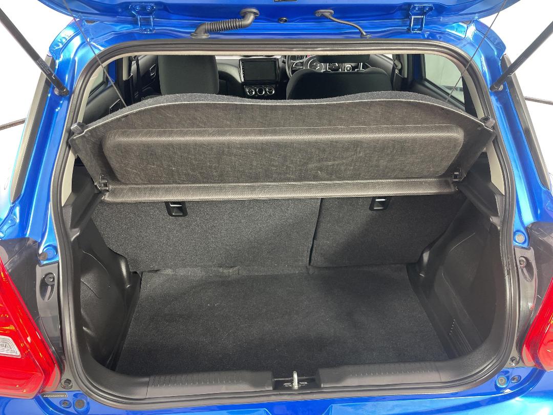 Photo '14' of Suzuki Swift