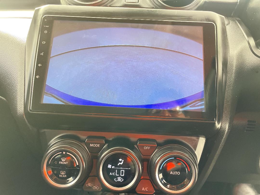 Photo '24' of Suzuki Swift