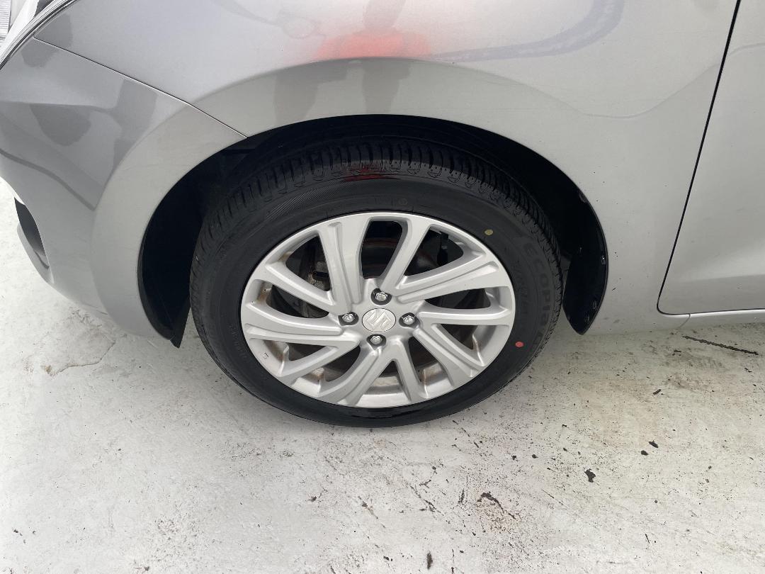 Photo '10' of Suzuki Swift