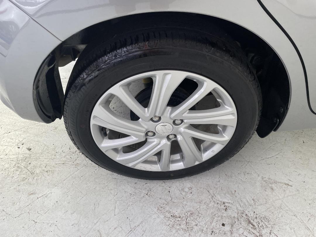 Photo '12' of Suzuki Swift