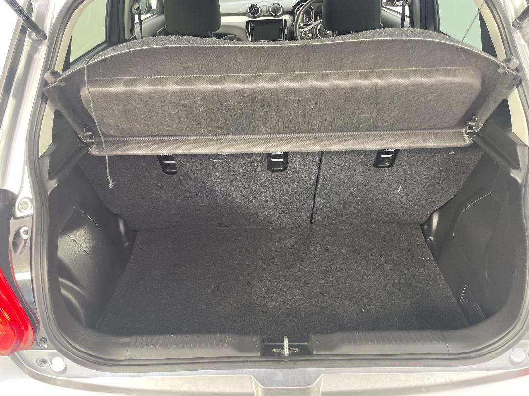 Photo '14' of Suzuki Swift