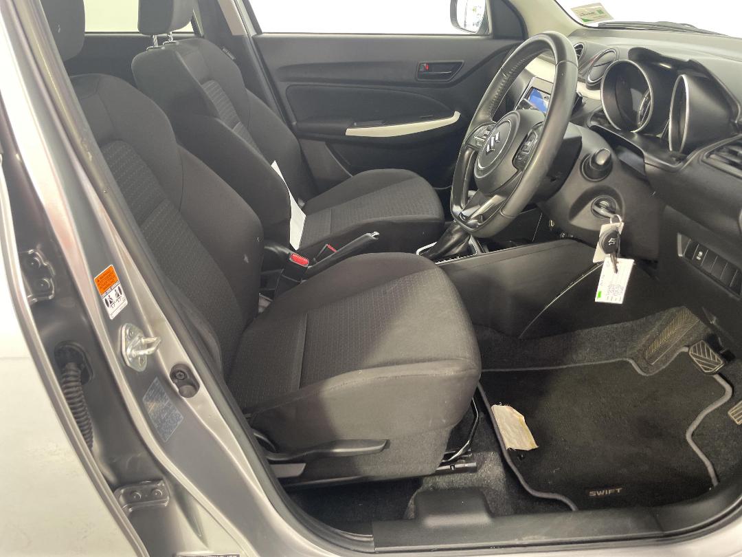 Photo '16' of Suzuki Swift