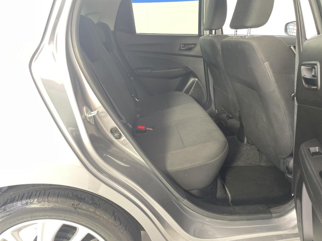 Photo '20' of Suzuki Swift